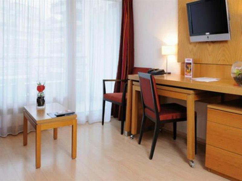 Residhome Courbevoie La Defense Екстер'єр фото